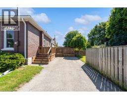 50 STRATHCONA Avenue - 28