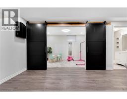 135 BROADOAKS Drive - 41