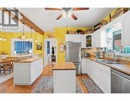 8 STRATHCONA Avenue - 15