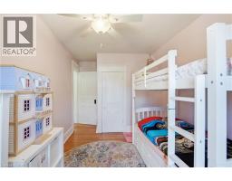 8 STRATHCONA Avenue - 25