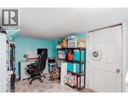 8 STRATHCONA Avenue - 27