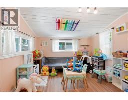 8 STRATHCONA Avenue - 28