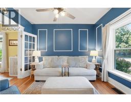 8 STRATHCONA Avenue - 7