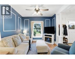 8 STRATHCONA Avenue - 8