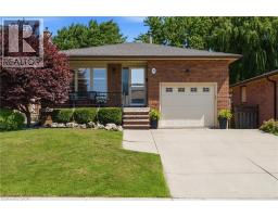 39 TRENHOLME Crescent - 1
