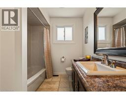 39 TRENHOLME Crescent - 31