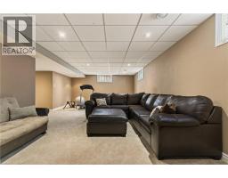 39 TRENHOLME Crescent - 36