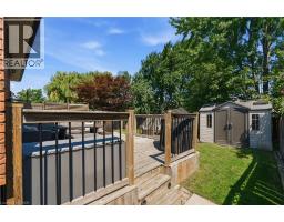 39 TRENHOLME Crescent - 42