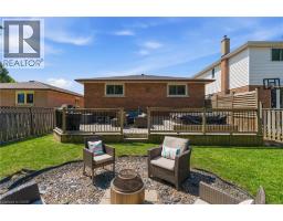 39 TRENHOLME Crescent - 45