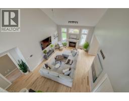 207 WOODRIDGE Drive - 23
