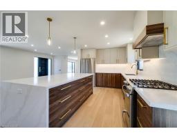 24 ROYCE Avenue - 21
