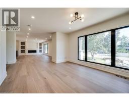 24 ROYCE Avenue - 24
