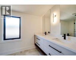 24 ROYCE Avenue - 35