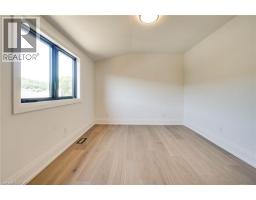 24 ROYCE Avenue - 37
