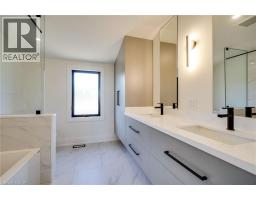 24 ROYCE Avenue - 43