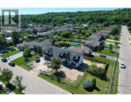 24 ROYCE Avenue - 49