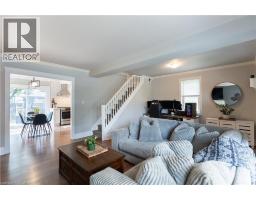 124 BALSAM Avenue N - 11