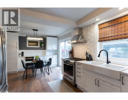 124 BALSAM Avenue N - 32