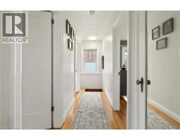 13 TWEEDSMUIR Avenue - 20