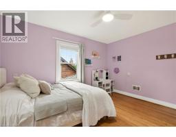 13 TWEEDSMUIR Avenue - 32