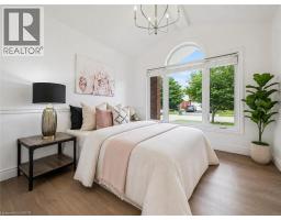 18 KEYS Crescent - 16