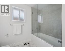 18 KEYS Crescent - 19