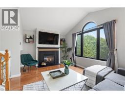 6 WOODCROFT Crescent - 17