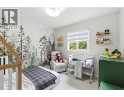 6 WOODCROFT Crescent - 25