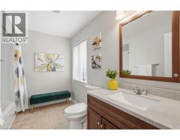 6 WOODCROFT Crescent - 27
