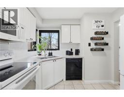 6 WOODCROFT Crescent - 6