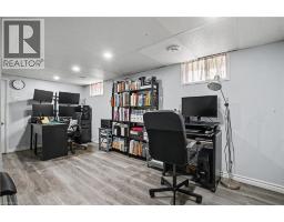 16 MERCER Road - 24