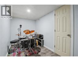 16 MERCER Road - 26