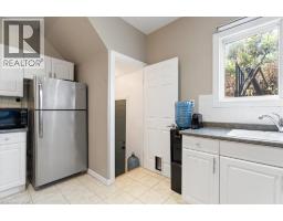 11 PRIMROSE Avenue - 25