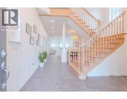 79 MOORLAND Crescent - 5