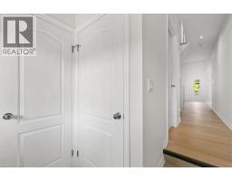 242 MOORLANDS Crescent - 5