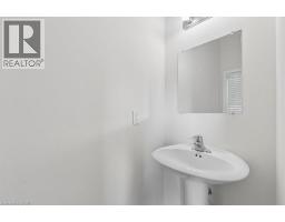 242 MOORLANDS Crescent - 6