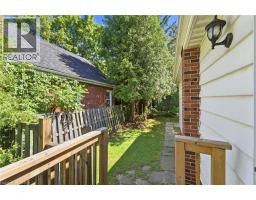 61 GLENMOUNT Avenue - 32