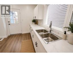 5 ROWANWOOD Street - 9