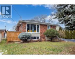 27 BLENHEIM Drive - 1