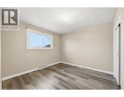 17 QUEEN Street N - 26