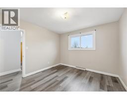 17 QUEEN Street N - 27