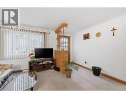 17 QUEEN Street N - 6