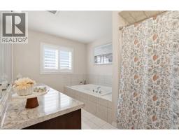62 ESTHER Crescent - 36