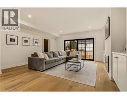30 MATILDA Street N - 18