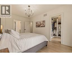 30 MATILDA Street N - 26