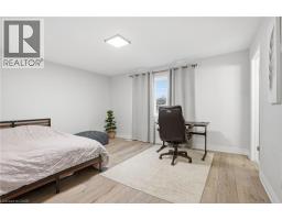 121 MOFFATT Street - 17