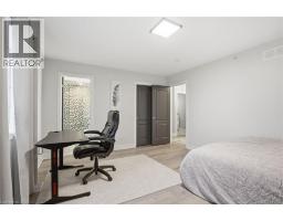 121 MOFFATT Street - 19