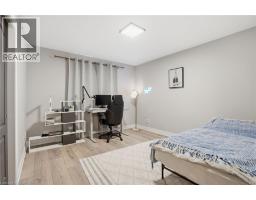121 MOFFATT Street - 23