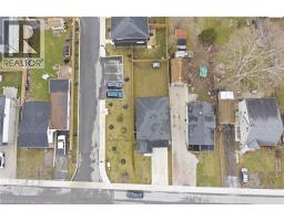 121 MOFFATT Street - 35