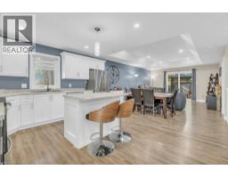 420 VICTORIA Street - 23